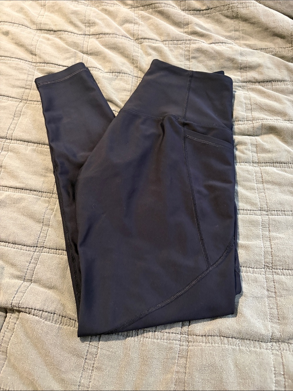 Old Navy Black High-Waist Active Leggings with Side Pocket
